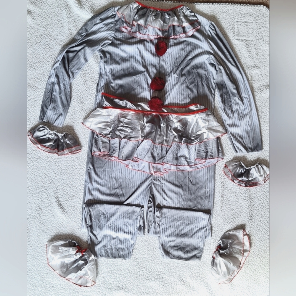 Adults Pennywise costume